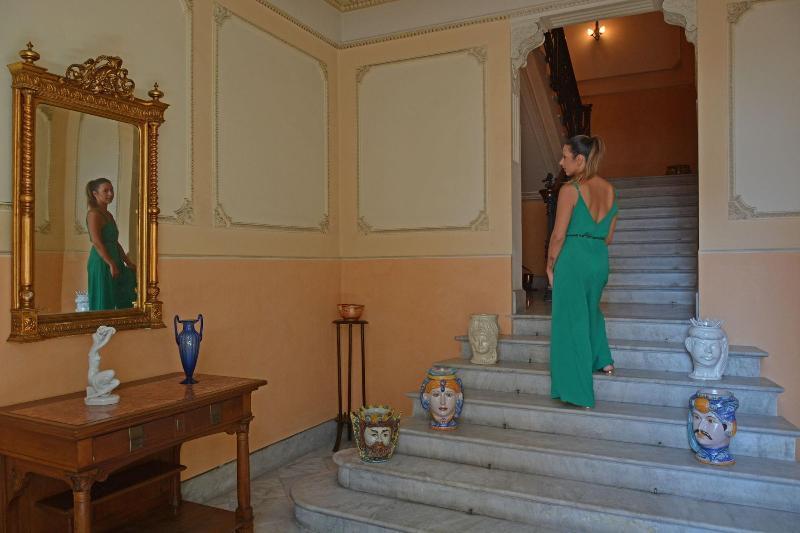 B&B Di Charme Camelie Palazzo Nicotra Riposto Exterior foto