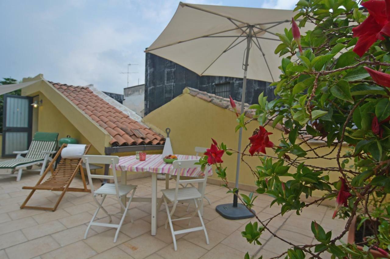 B&B Di Charme Camelie Palazzo Nicotra Riposto Exterior foto