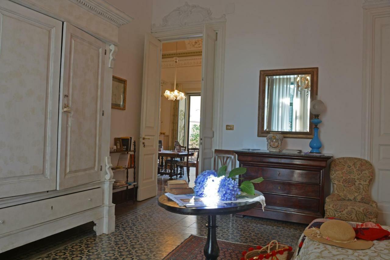 B&B Di Charme Camelie Palazzo Nicotra Riposto Exterior foto