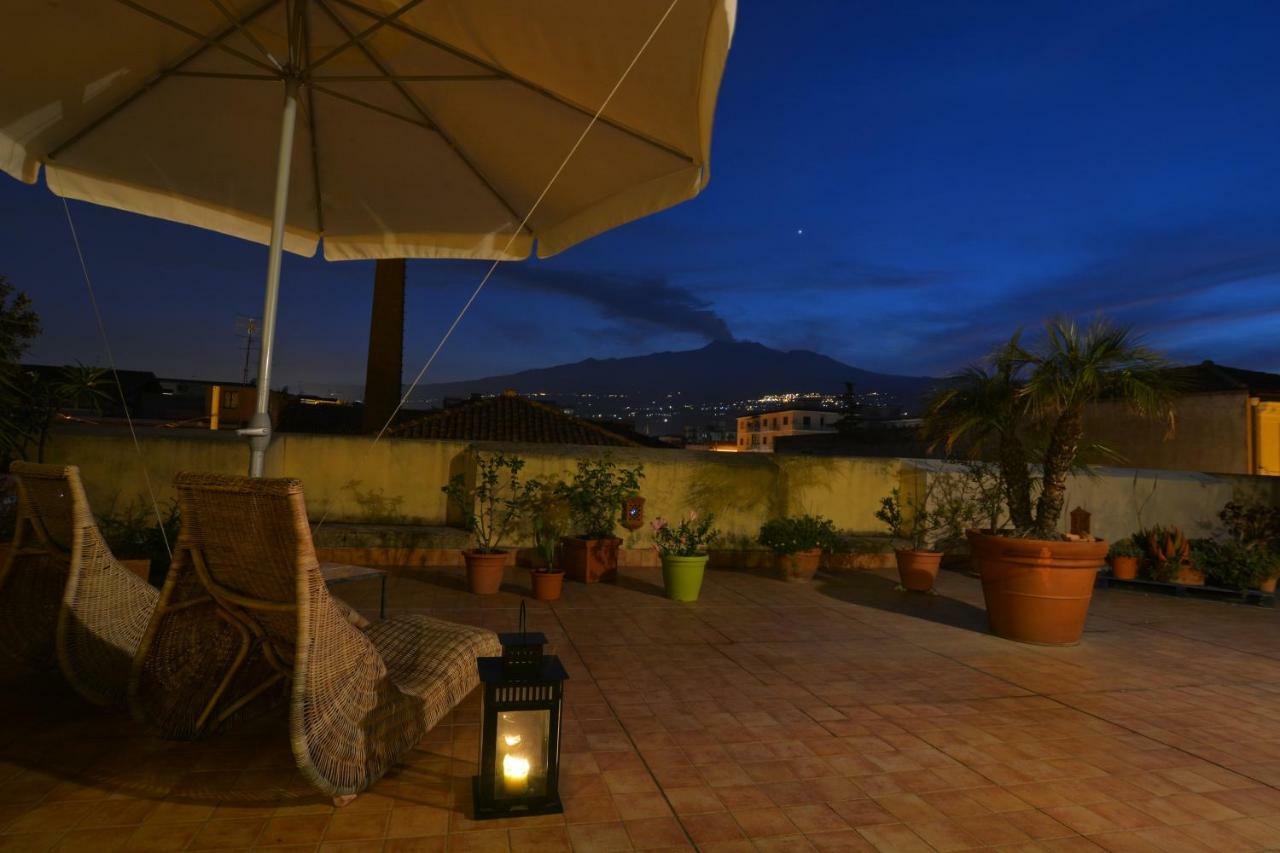 B&B Di Charme Camelie Palazzo Nicotra Riposto Exterior foto